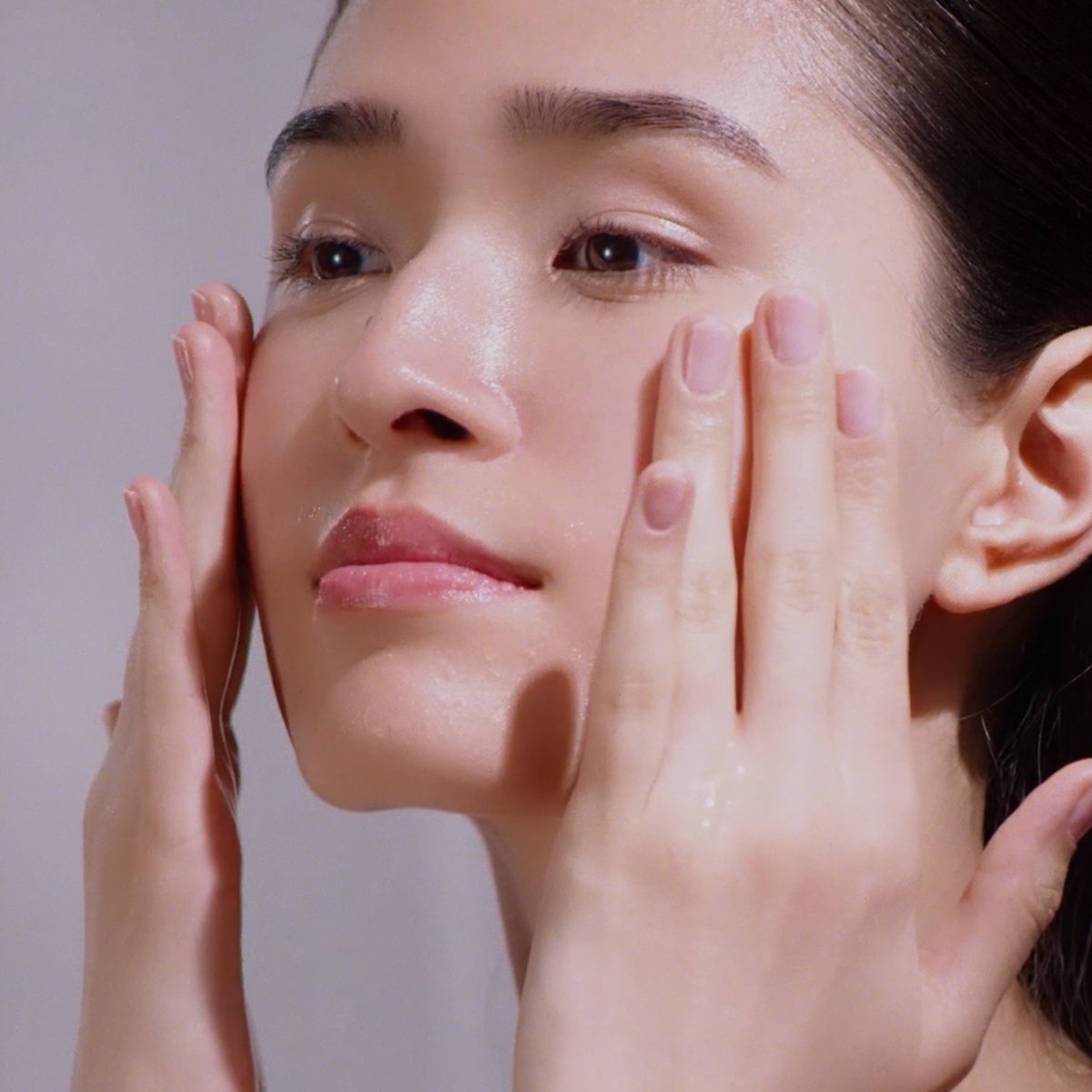 The Camellia Cleansing Oil Gentle Cleansing Oil for Daily Care