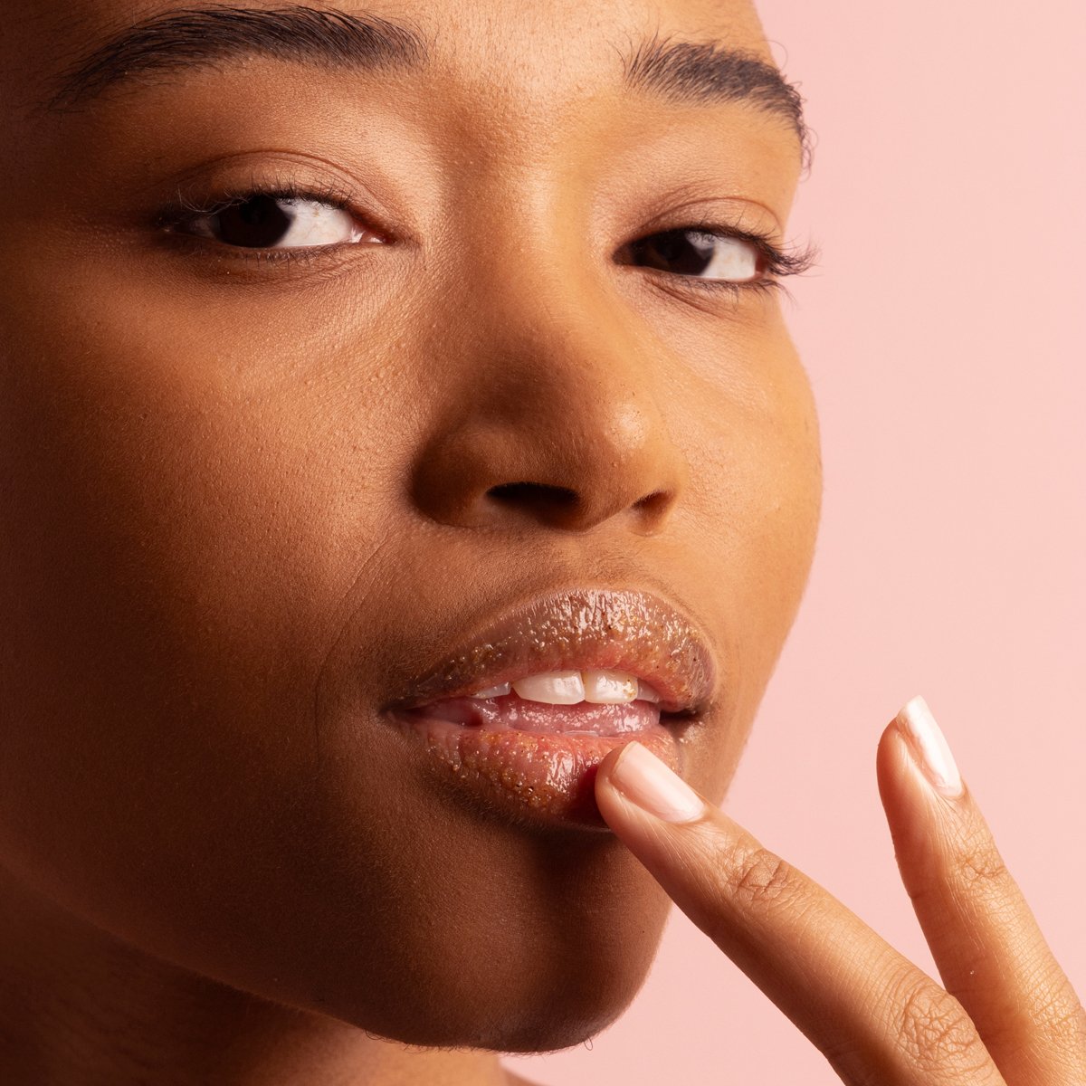 The Kissu Lip Scrub Gentle Lip Scrub for Daily Care